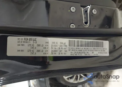 2019 Jeep Cherokee Latitude Plus 4X4 z USA, uszkodzony, nr VIN 1C4PJMLB6KD207536